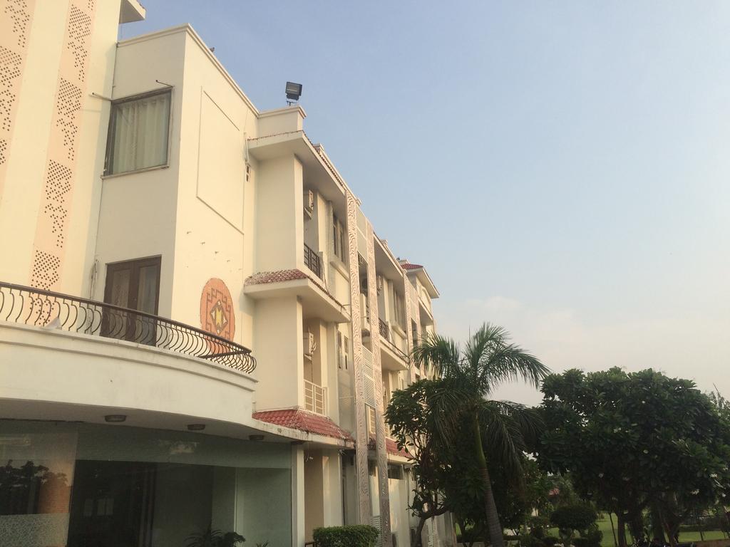 Grand Heritage Resort Greater Noida Exterior photo