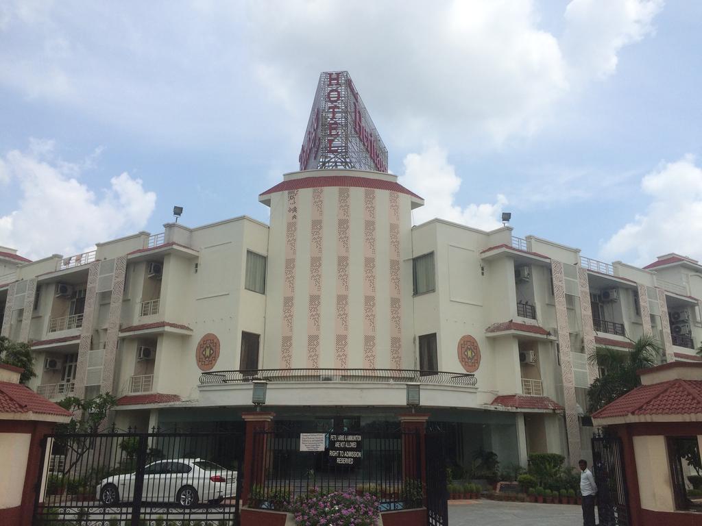 Grand Heritage Resort Greater Noida Exterior photo